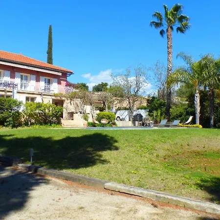 House With Pool In Holiday home Bandol